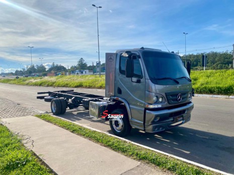 M.BENZ/ACCELO 815