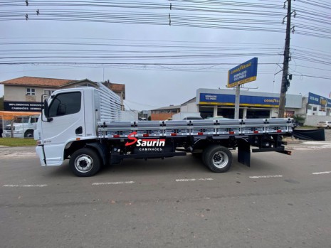 M.BENZ/ACCELO 815